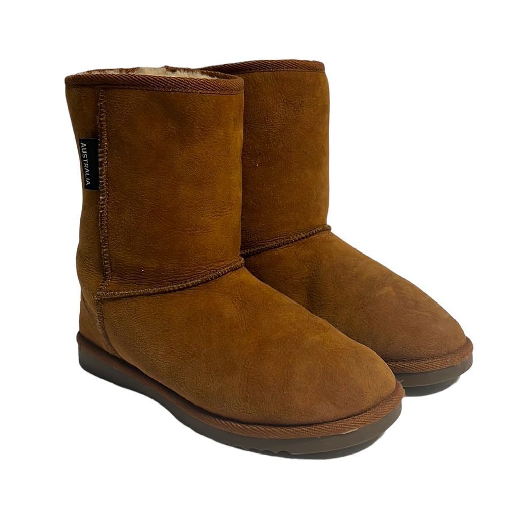Warmbat Sheepskin Boots Womens 7 Brown Short Cozy Winter Australia
